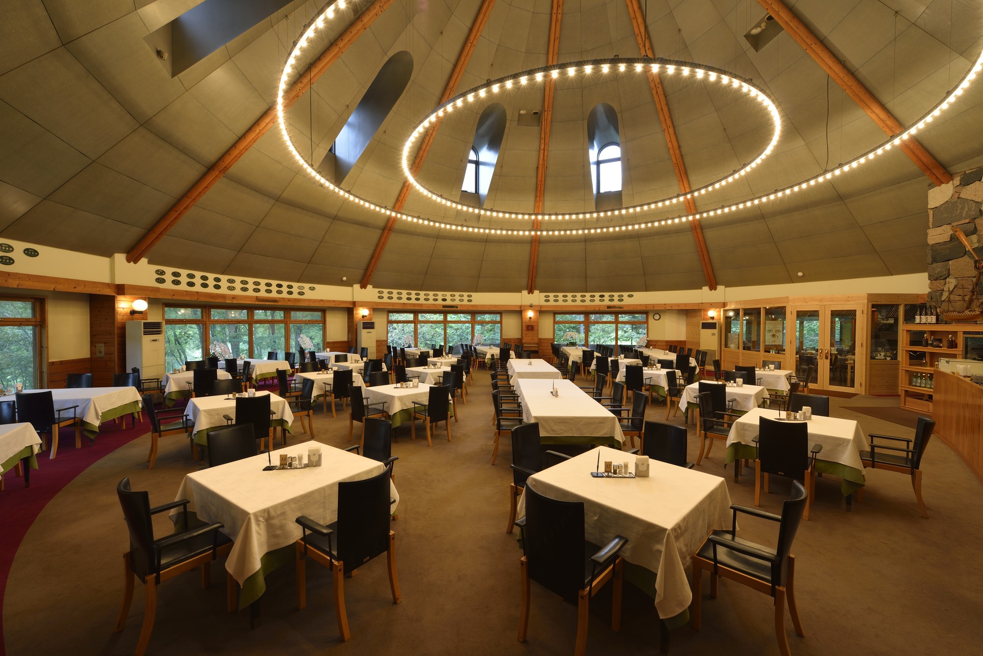 clubhouse restaurant